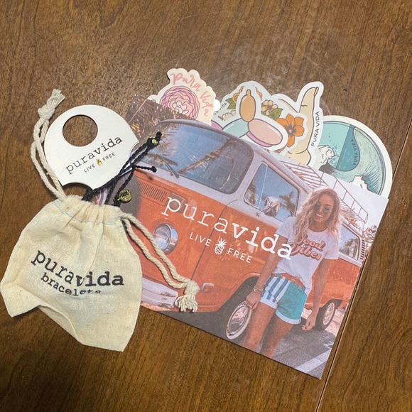 2 pura vida bracelets - Picture 3 of 3